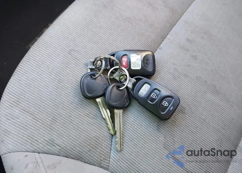 2018 Hyundai Elantra Se from USA, damaged, VIN 5NPD74LF4JH373759